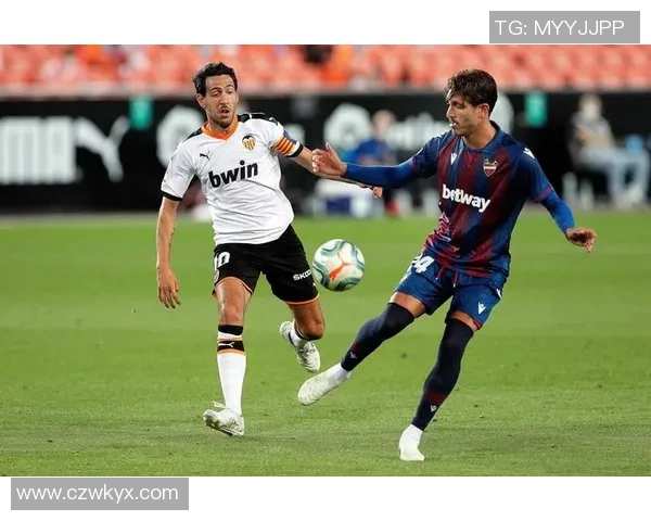 格拉纳达主场迎战巴伦西亚双方争夺关键三分的精彩对决